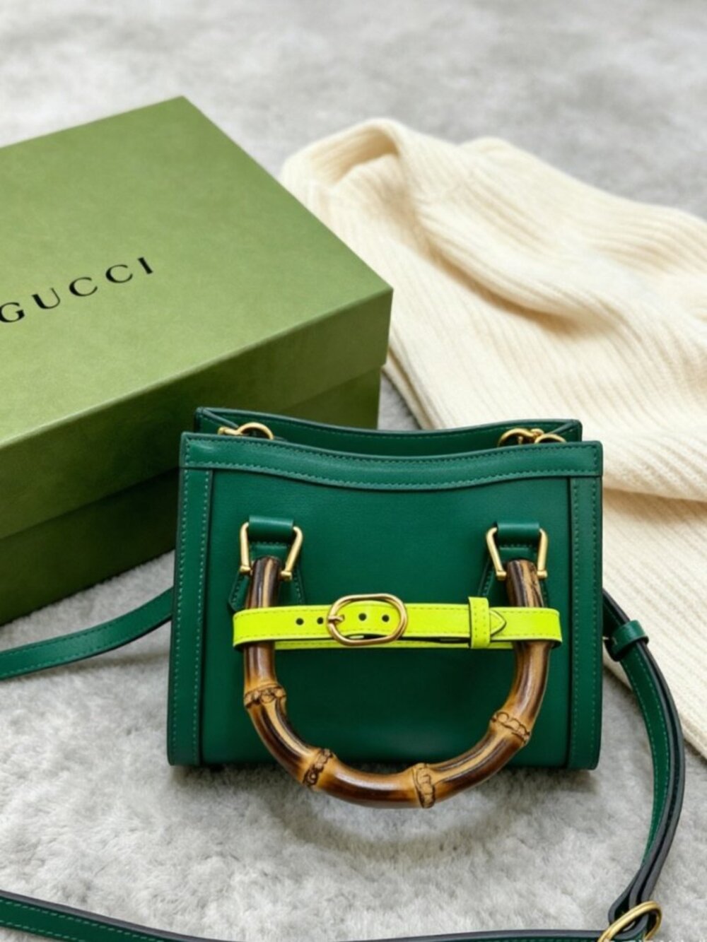 Gucci Diana Small Top Handle Bag - Picture 4 of 5